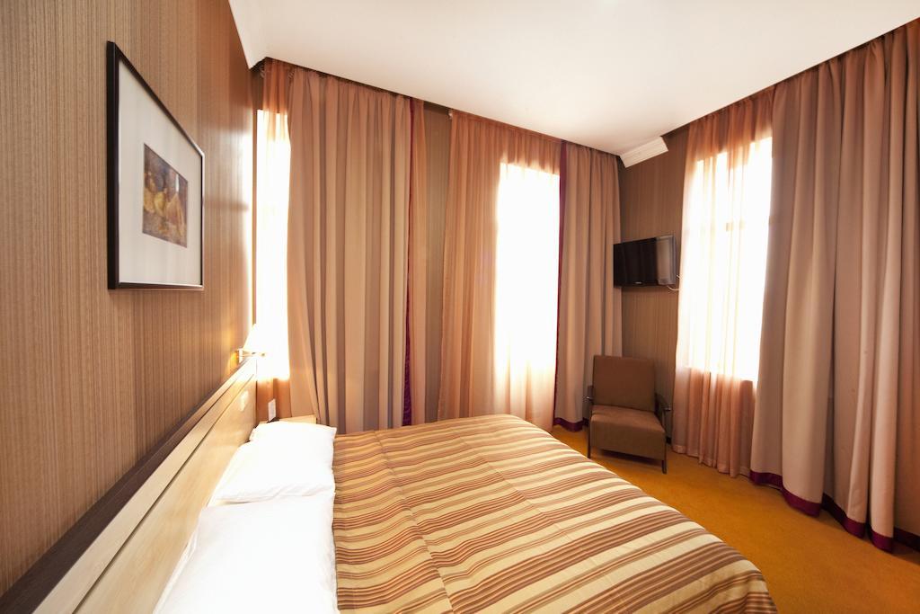 Hotel Rikhe Monika Tbilisi Zimmer foto